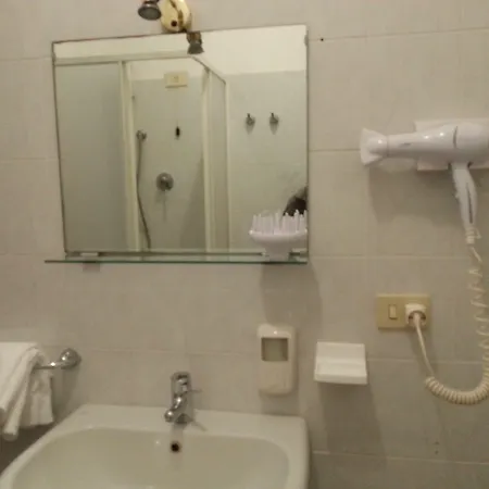 Jolanda 2* Ντιάνο Μαρίνα