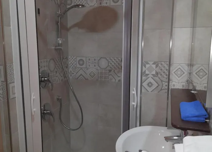 Jolanda 酒店 迪亚诺马里纳