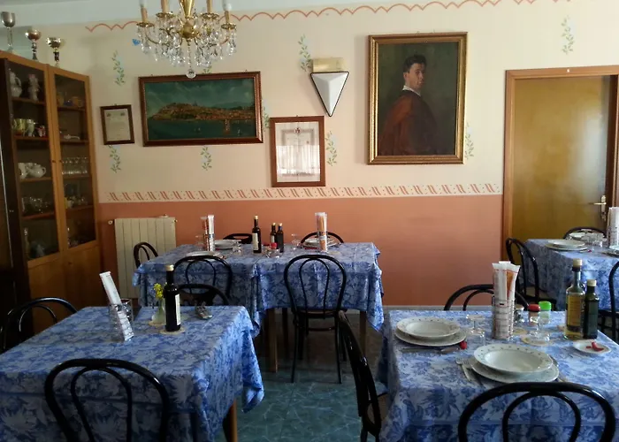 Jolanda 迪亚诺马里纳