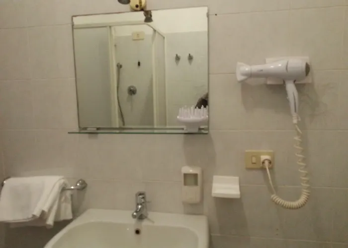 Jolanda 2* 迪亚诺马里纳