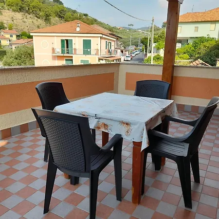 Jolanda 2* Diano Marina