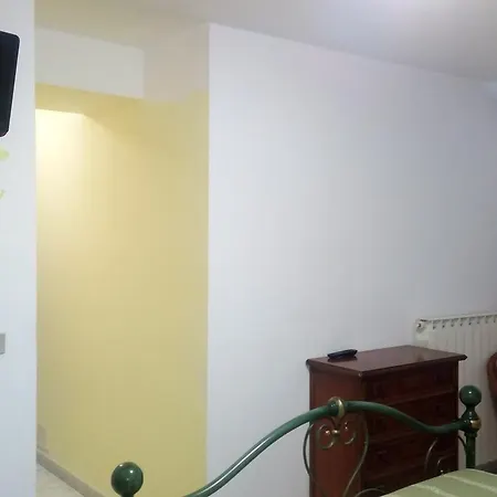 Hotel Jolanda 2*