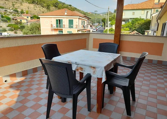 Jolanda 2* Diano Marina